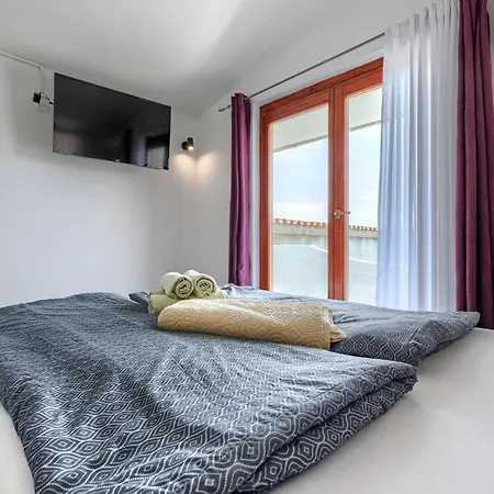 Jadreski By Interhome Pola