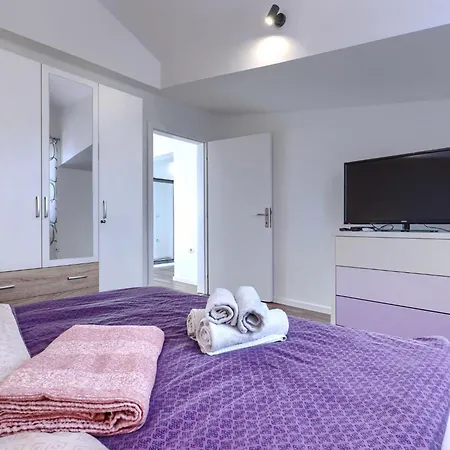 Jadreski By Interhome *