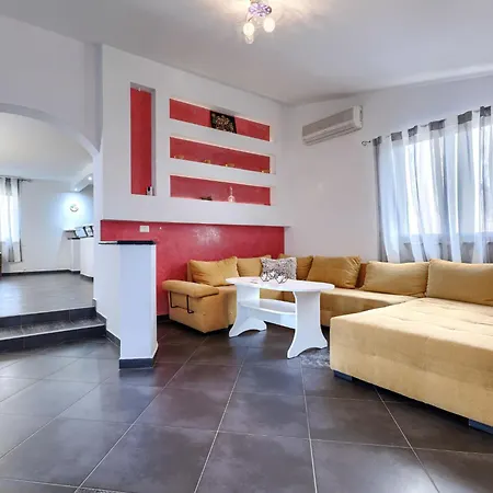 Jadreski By Interhome Pola