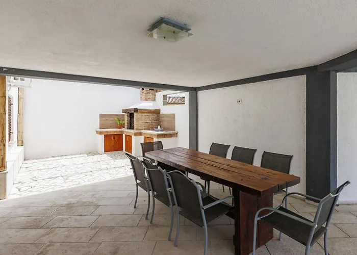 Jadreski By Interhome * 풀라