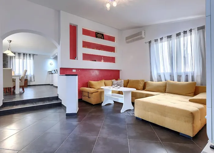 Jadreski By Interhome 풀라