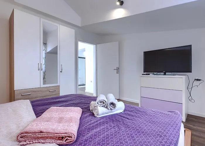 Jadreski By Interhome *